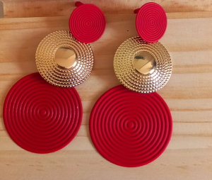 Aretes largos rojo pasión  Metálicos